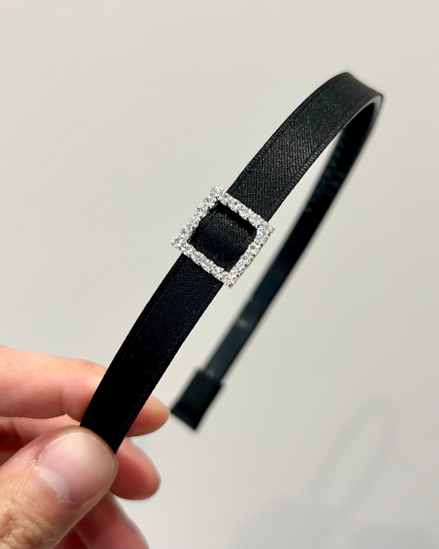 Classic Buckle Slim Headband
