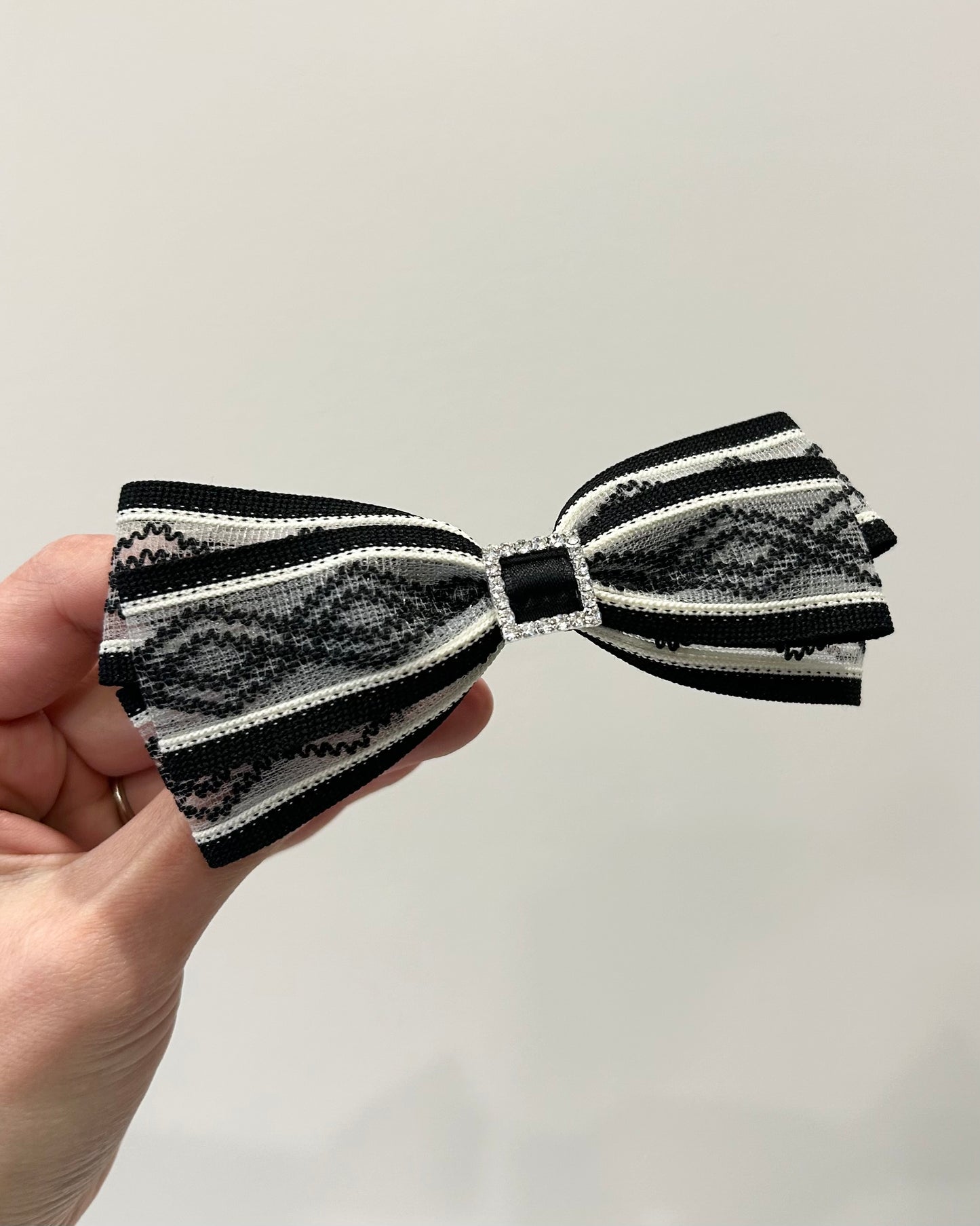 Vintage Lace Bow Barrette (8cm)